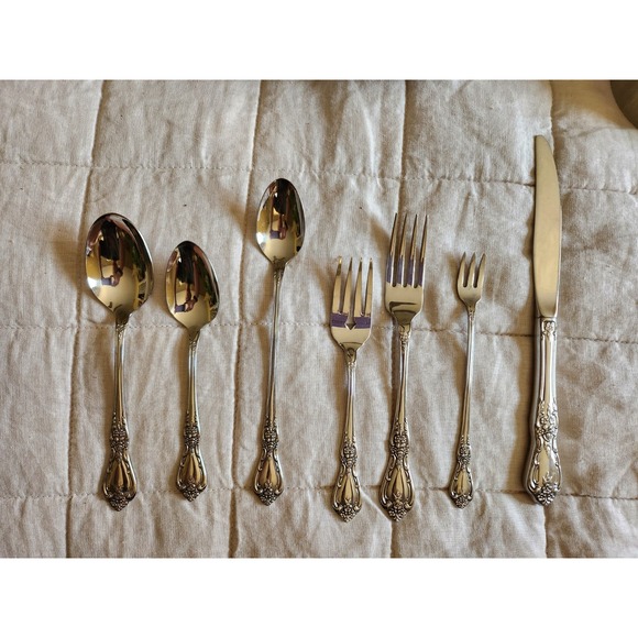 Oneida Other - Kennett Square 7 Piece Set Distinction Deluxe‎ Stainless Steel by Oneida HH